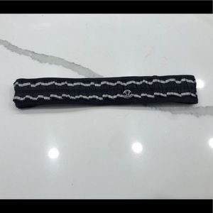 Patterned Lululemon headband with grip